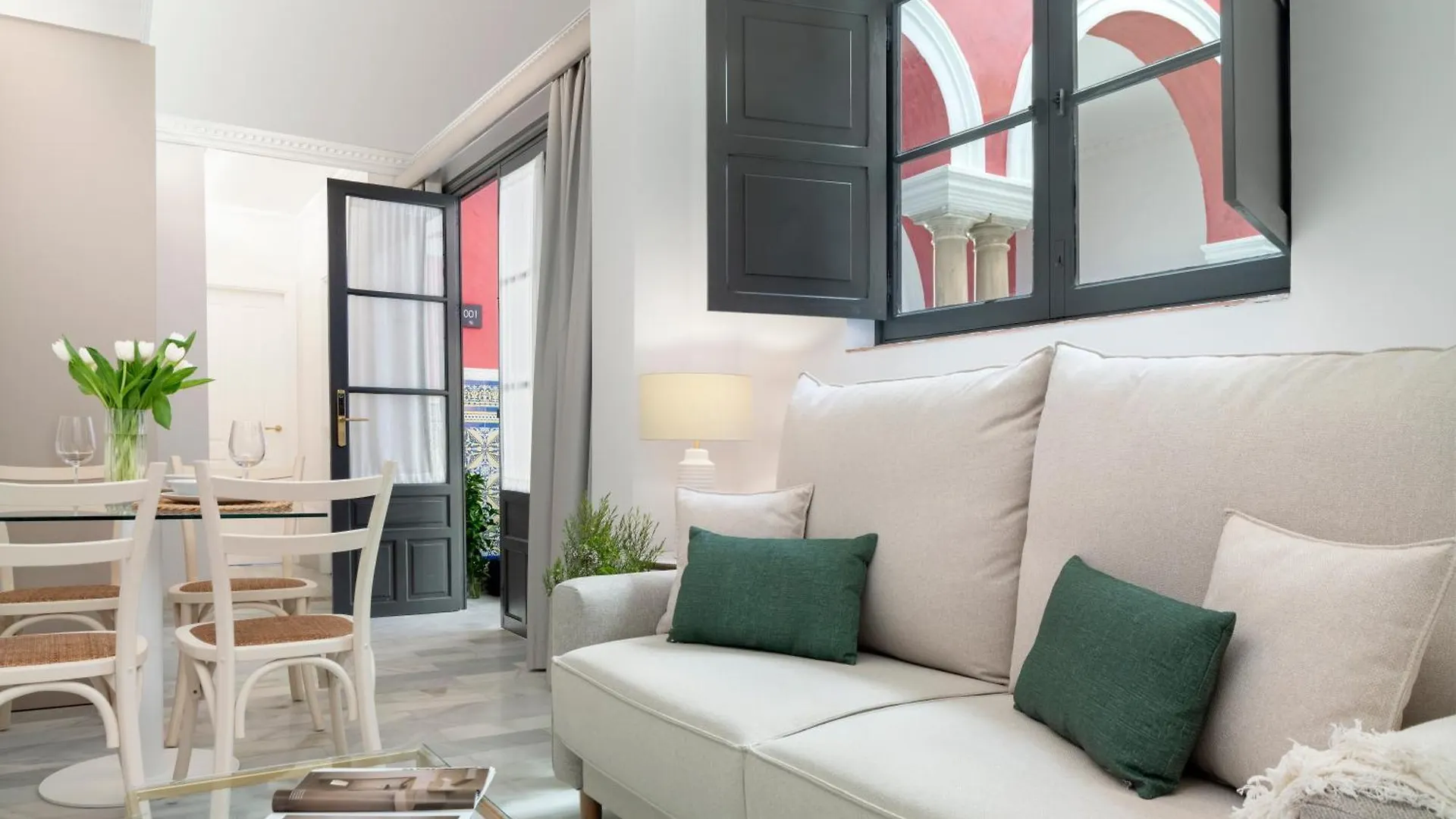 Magno Apartments Casa Palacio Moratin Seville