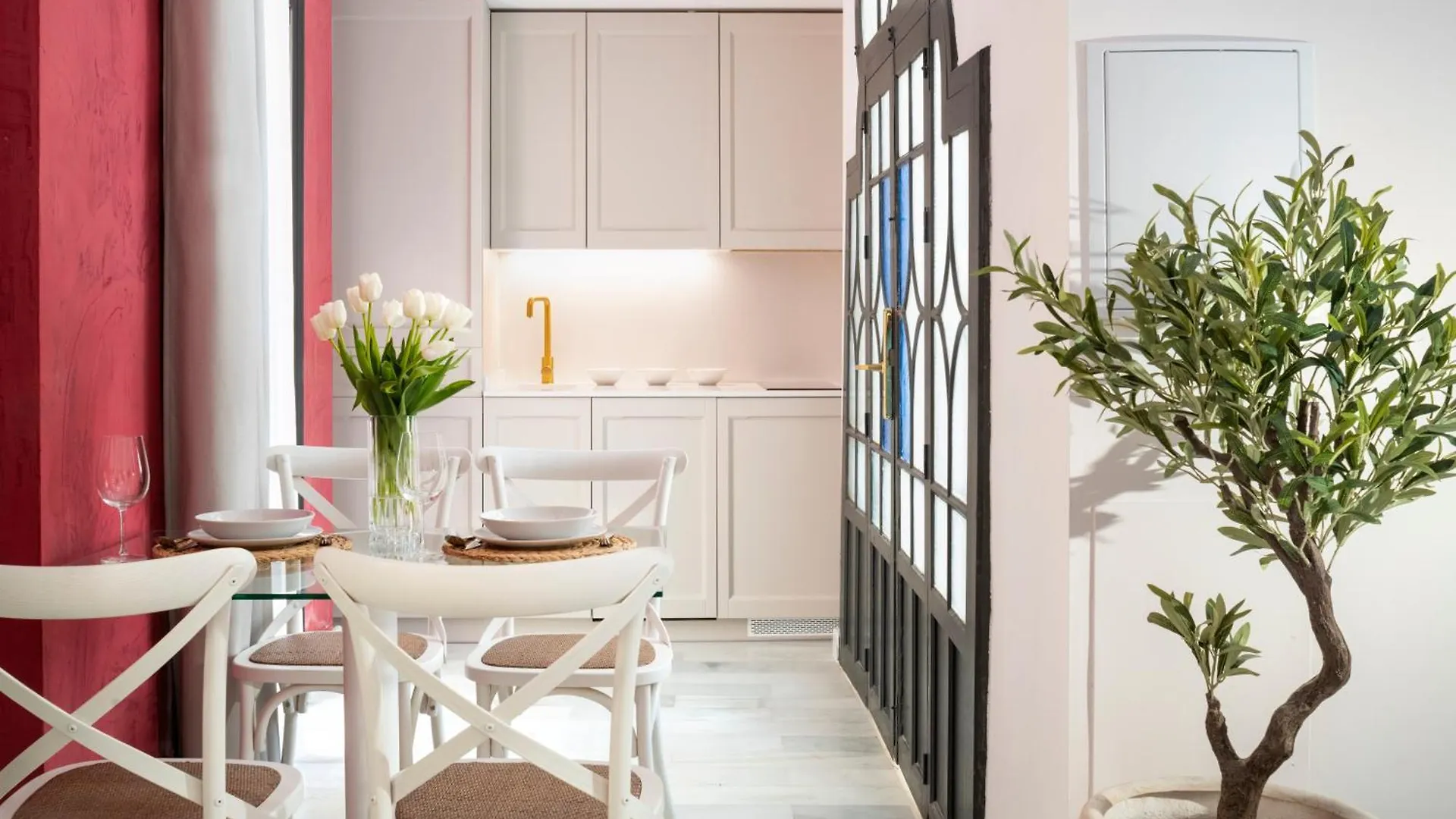 Magno Apartments Casa Palacio Moratin إشبيلية إسبانيا